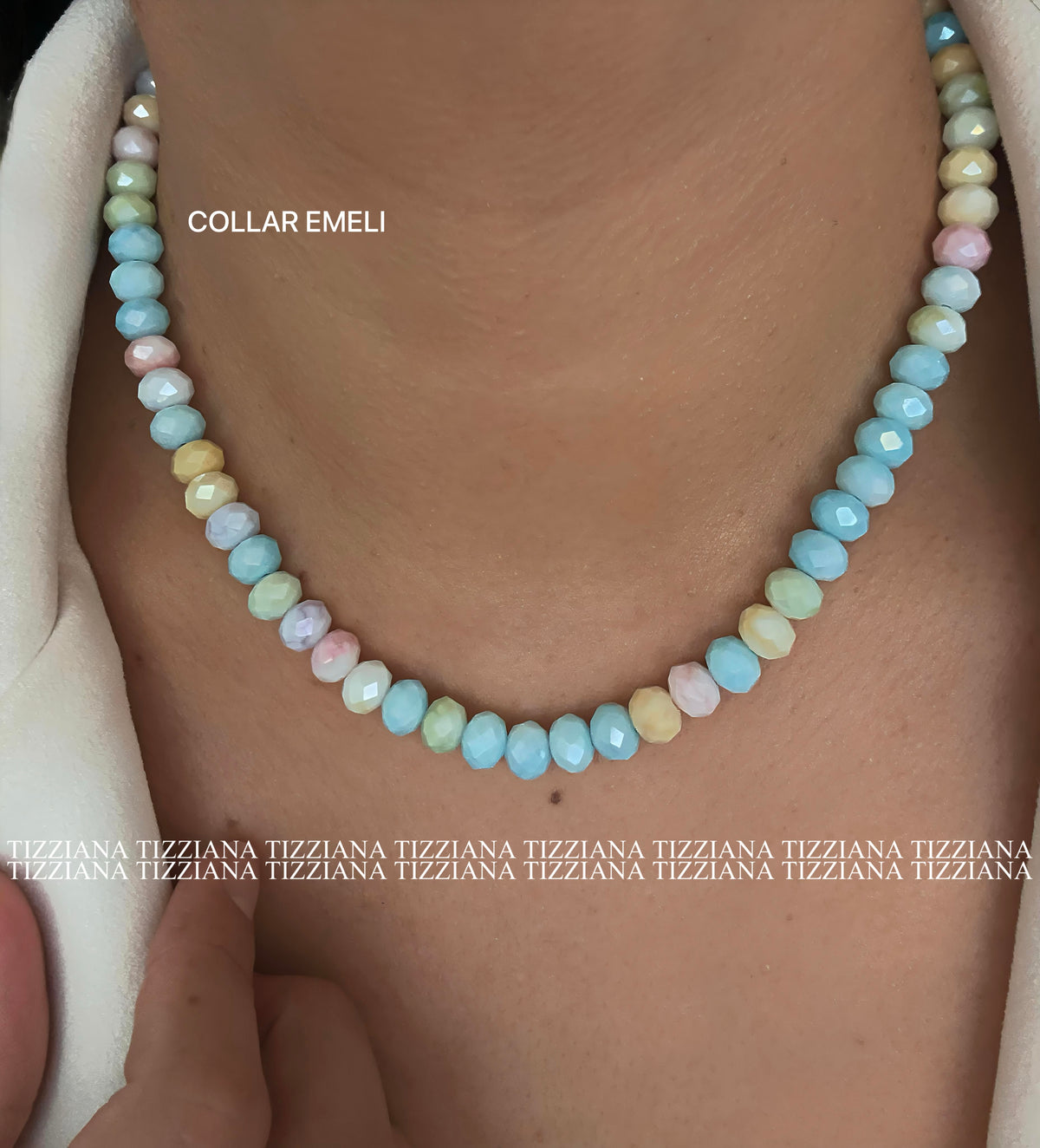 COLLAR EMELI